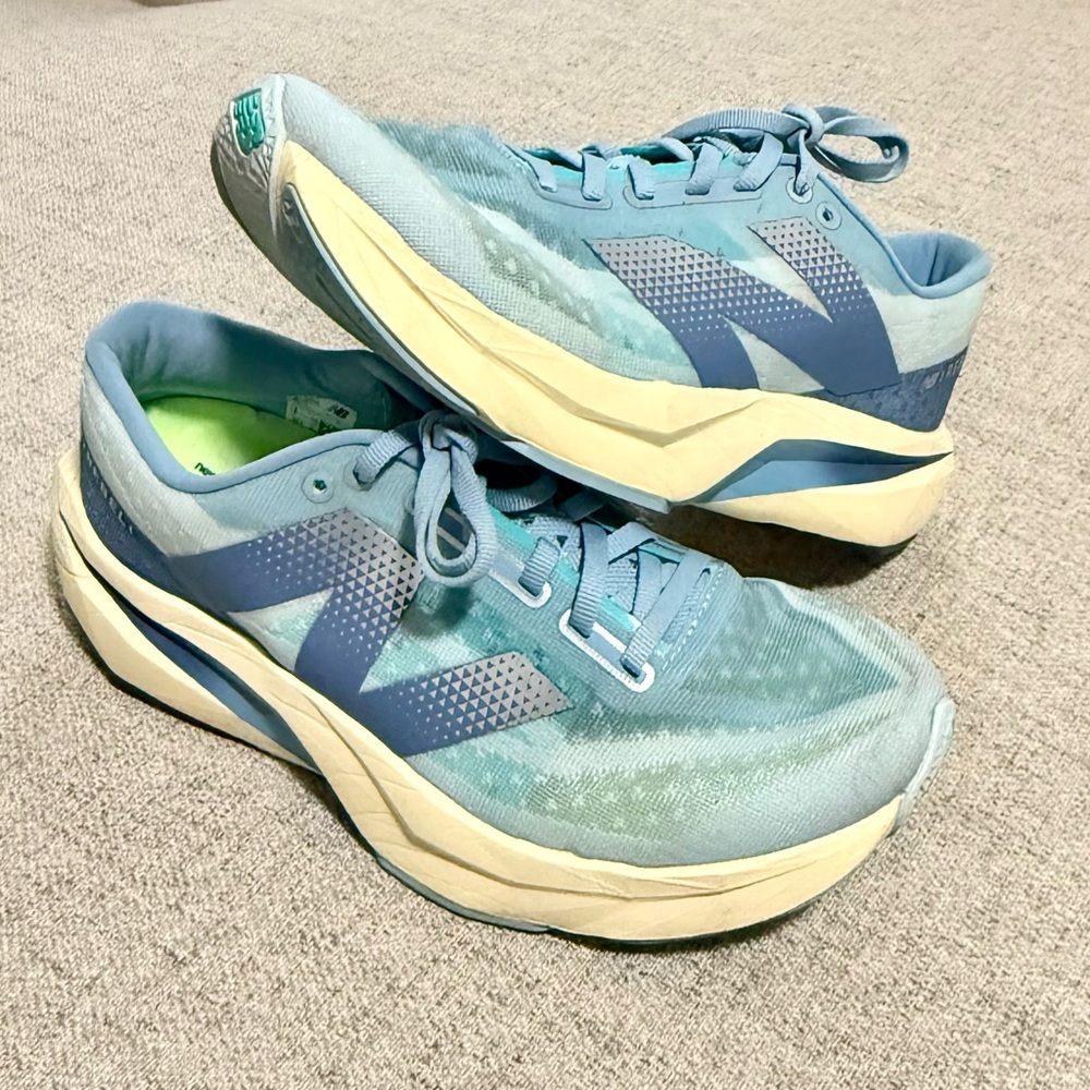 Women’s New Balance FuelCell Rebel v4